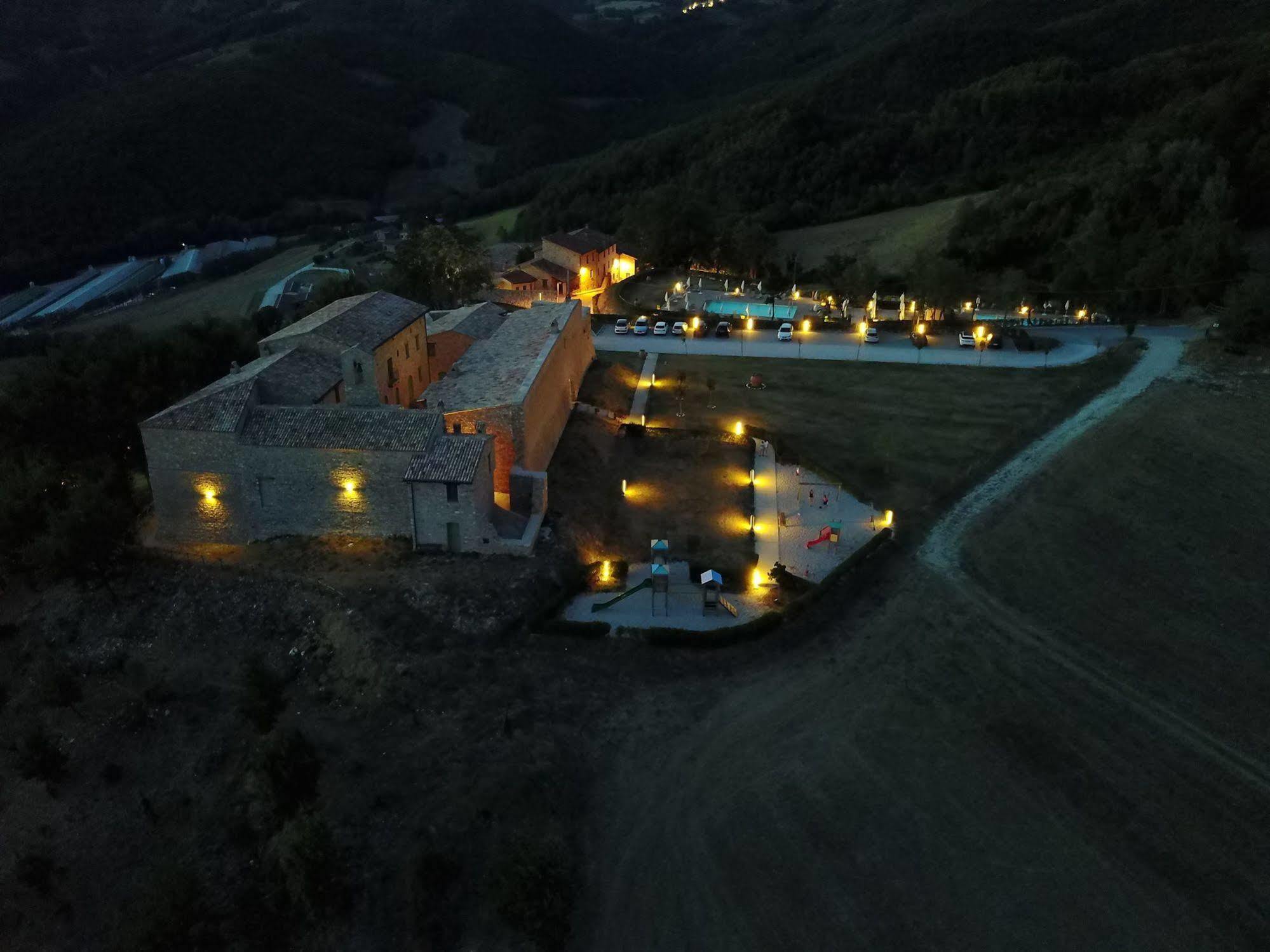 Borgo Di Gallano Valtopina Bagian luar foto